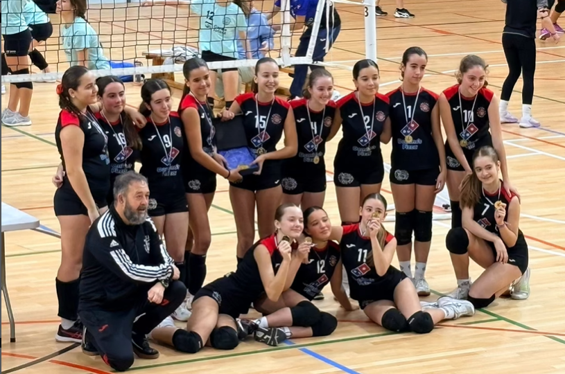 Foto de las campeonas de gipuzkoa inantil voleibol
